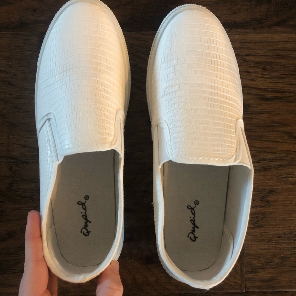 Qupid White slip on shoes